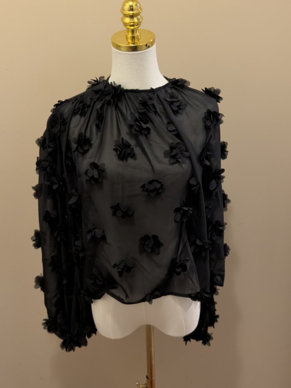Generation Love Shea 3D Floral Blouse Black M NWT - Picture 2 of 3